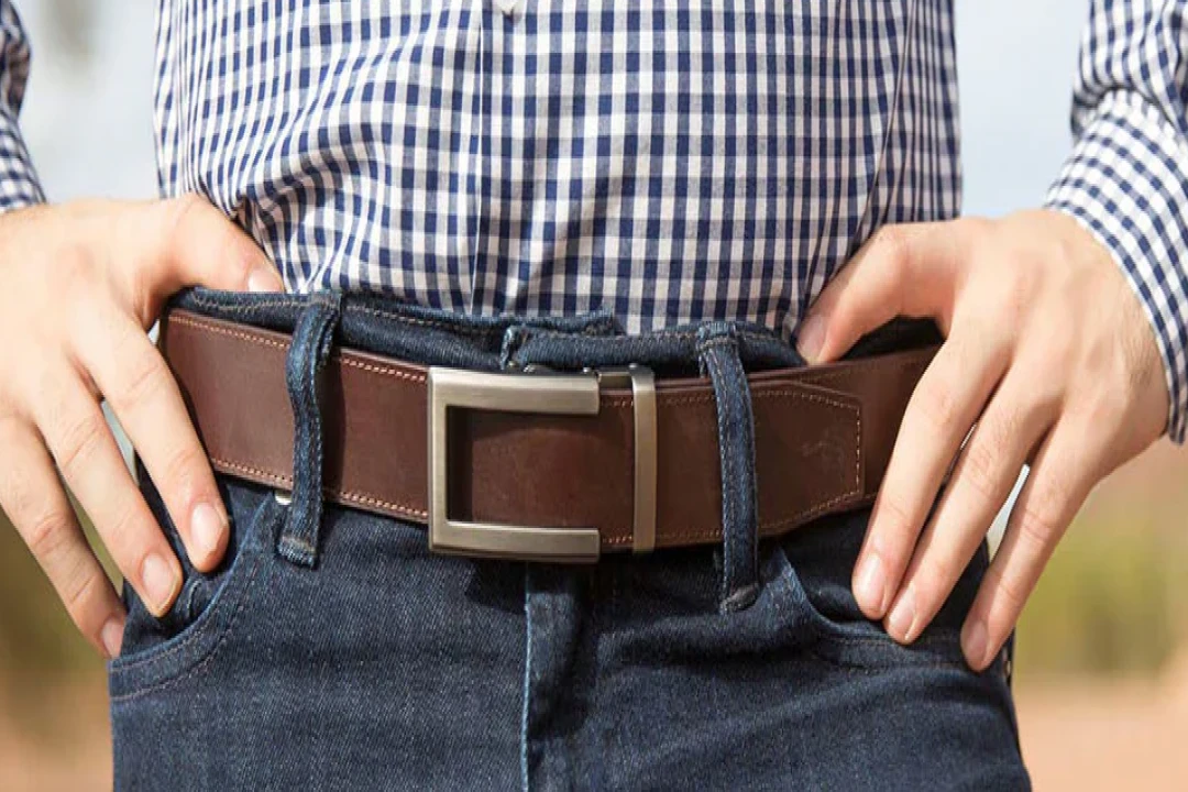 Les accessoires indispensables pour parfaire votre look homme en 2026